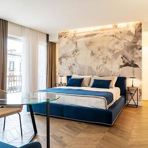 Donna Giacinta Blu Luxury Flat